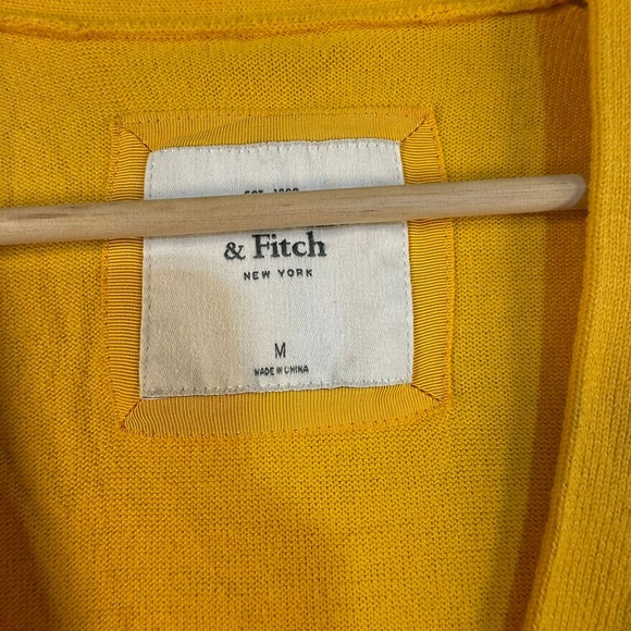 Abercrombie & Fitch Womens Mustard Yellow V-Neck Button Front Cardigan Size M - Picture 5 of 6